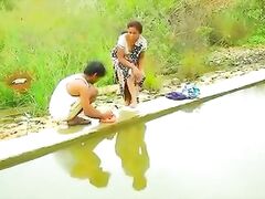 Cute mallu aunty boobs pressing outdoor